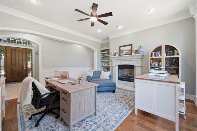 869 Thomas Crossing Drive, Fort Worth, TX 76028