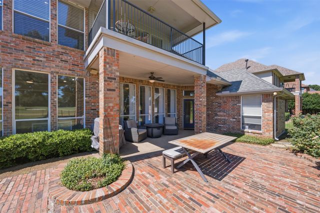 869 Thomas Crossing Drive, Fort Worth, TX 76028
