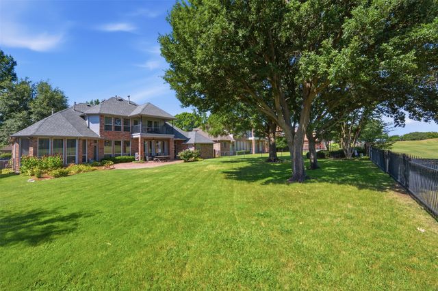 869 Thomas Crossing Drive, Fort Worth, TX 76028