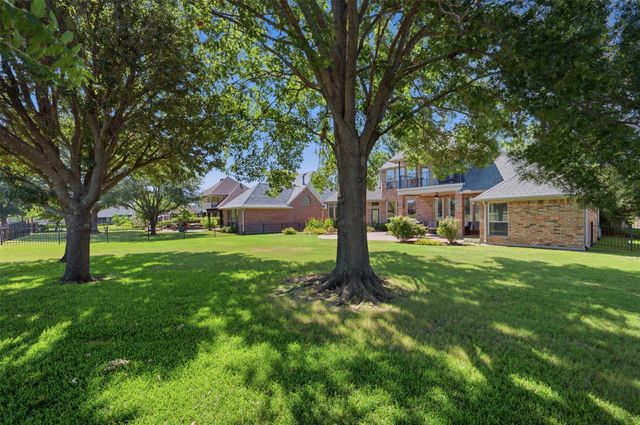 869 Thomas Crossing Drive, Fort Worth, TX 76028