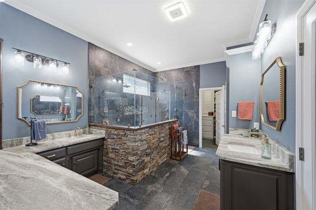 869 Thomas Crossing Drive, Fort Worth, TX 76028