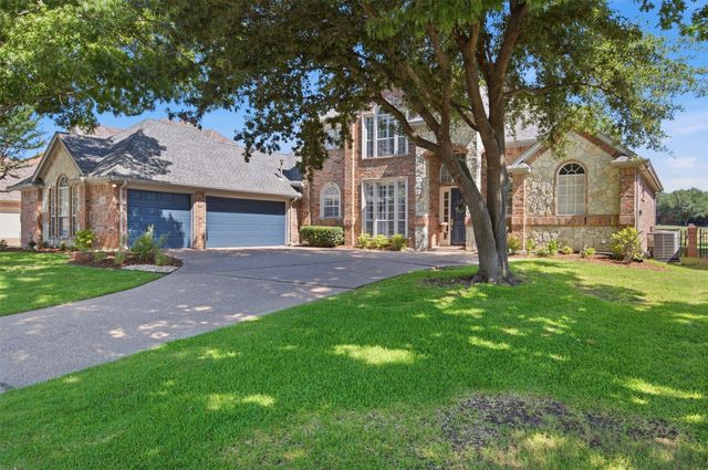 869 Thomas Crossing Drive, Fort Worth, TX 76028