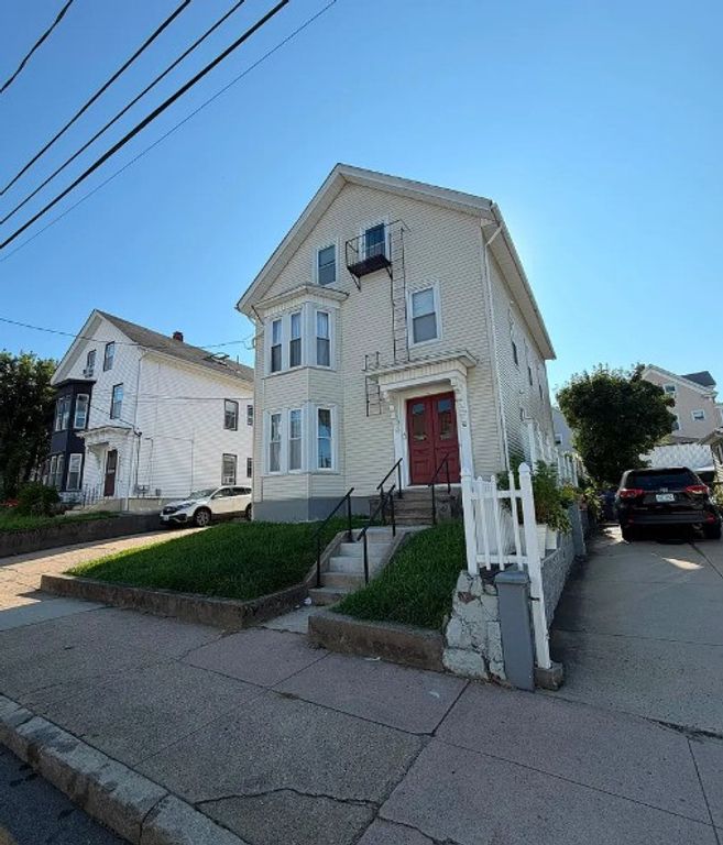 36 Pine Street 3, Pawtucket, RI 02860