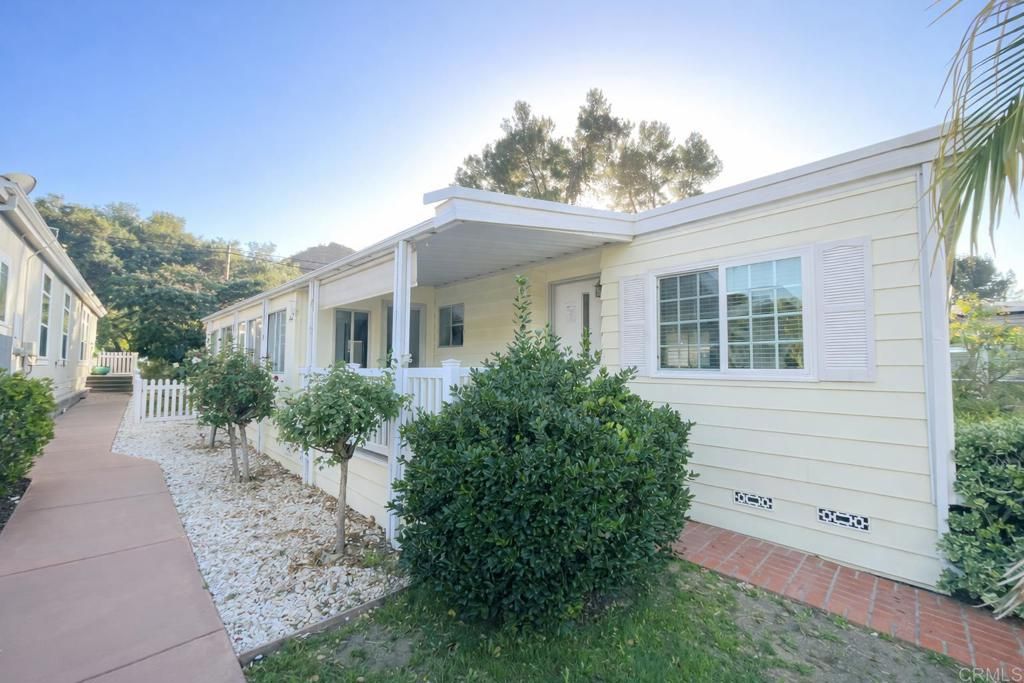 Image 3 of property listing at 8975 Lawrence Welk Drive SPC 2, Escondido, CA 92026