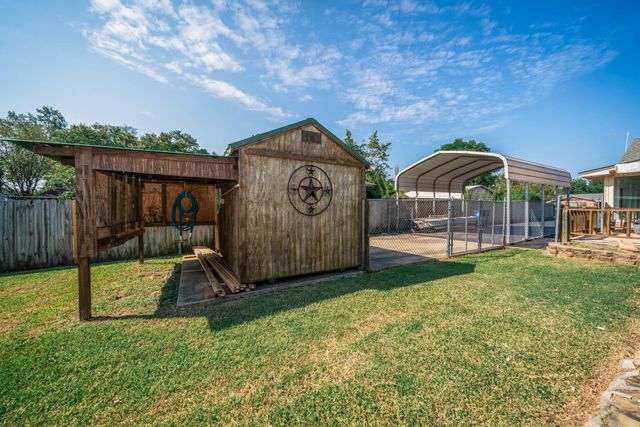 1304 Steve ST, White Oak, TX 75693