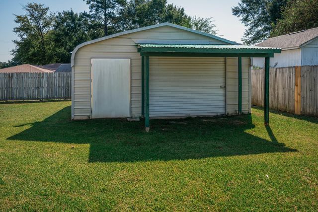 1304 Steve ST, White Oak, TX 75693