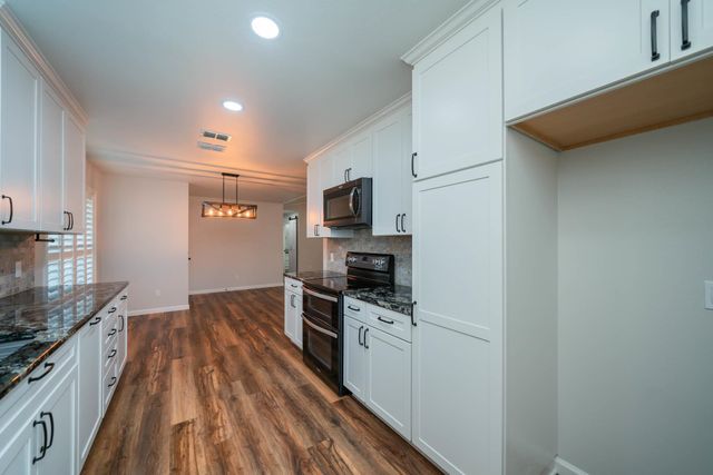 1304 Steve ST, White Oak, TX 75693