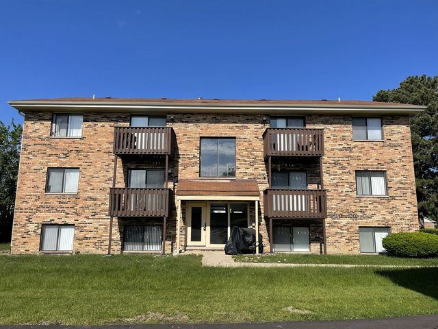 535 Brookside Drive E, Westmont, IL 60559
