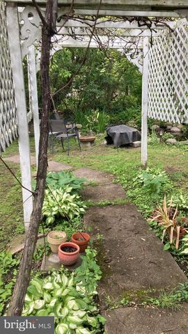 10 STACEY AVE, Trenton, NJ 08618