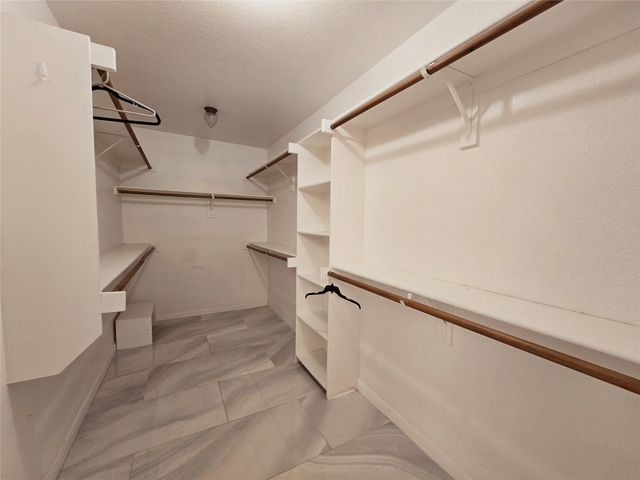 5207 W Cove Way, Grand Prairie, TX 75052
