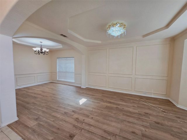 5207 W Cove Way, Grand Prairie, TX 75052