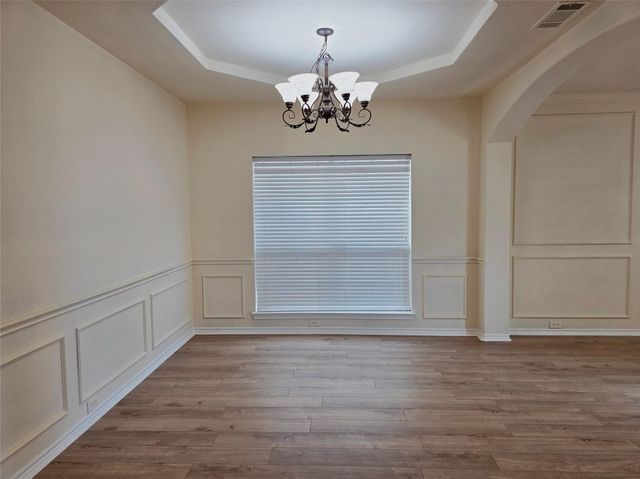 5207 W Cove Way, Grand Prairie, TX 75052