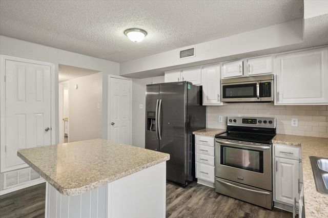 3505 Rush Springs Drive, Arlington, TX 76016