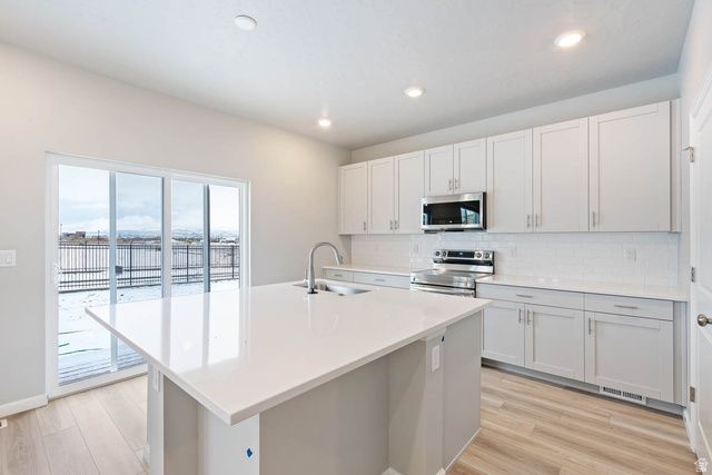 7047 N SANDSTONE WAY, Eagle Mountain, UT 84005
