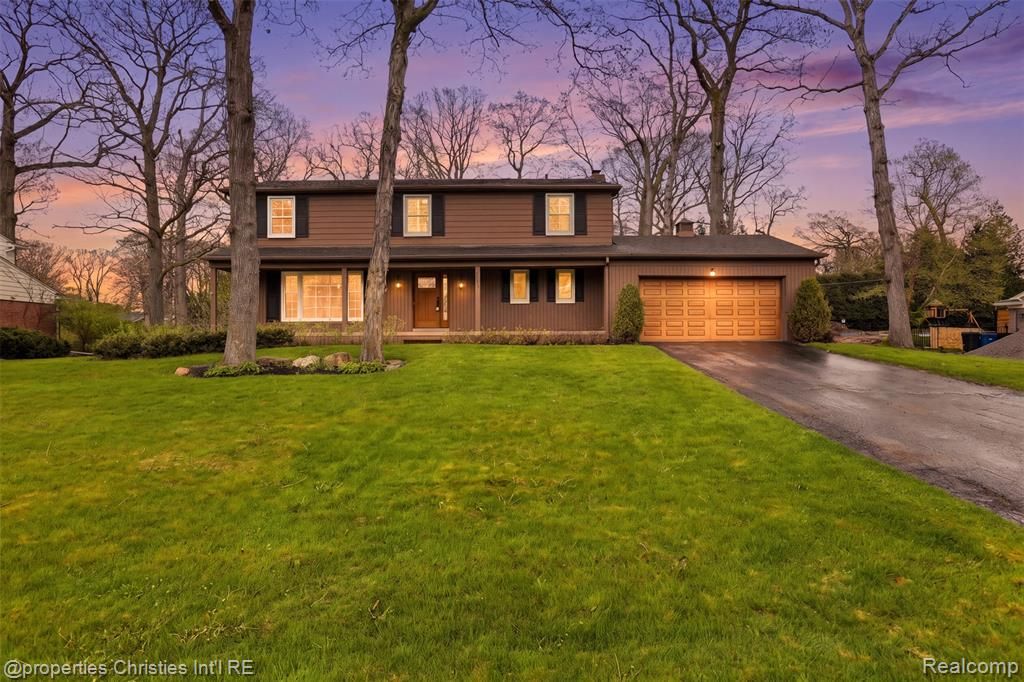 2867 Courville Drive, Bloomfield Hills, MI 48302