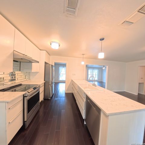 12705 LONE SHADOW TRL, Live Oak, TX 78233