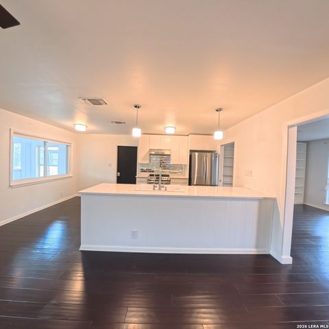 12705 LONE SHADOW TRL, Live Oak, TX 78233