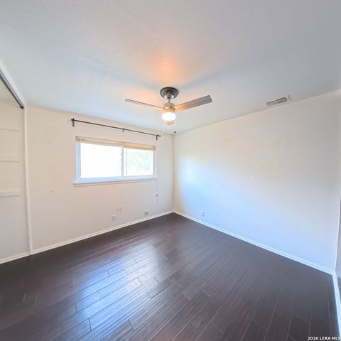 12705 LONE SHADOW TRL, Live Oak, TX 78233