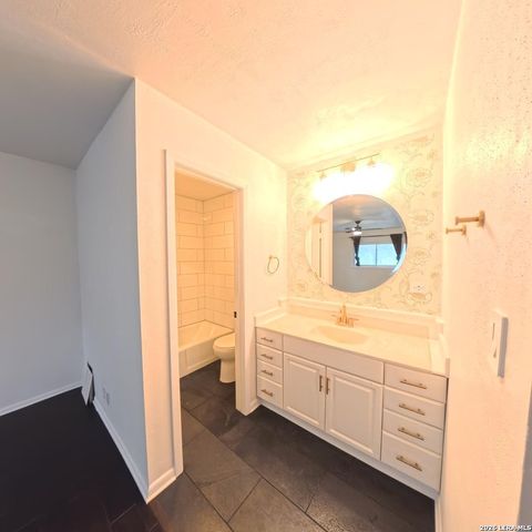 12705 LONE SHADOW TRL, Live Oak, TX 78233