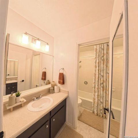 12705 LONE SHADOW TRL, Live Oak, TX 78233