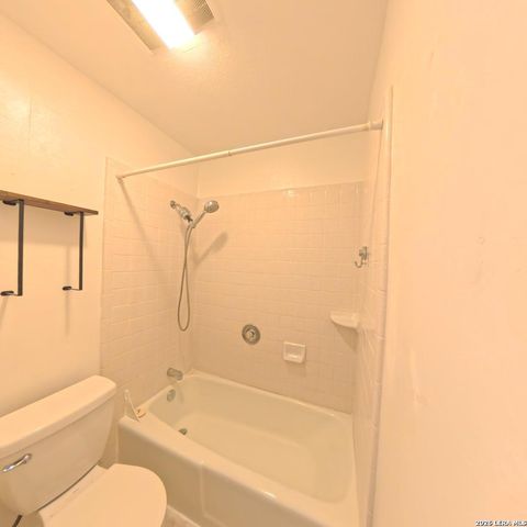 12705 LONE SHADOW TRL, Live Oak, TX 78233