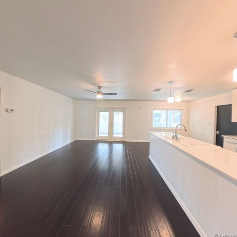 12705 LONE SHADOW TRL, Live Oak, TX 78233