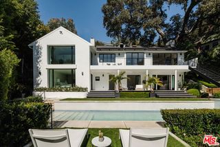 1558 Sunset Plaza Drive, Los Angeles, CA 90069