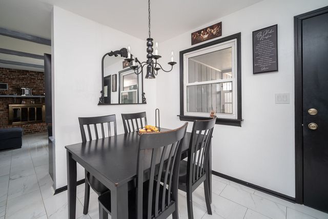 1926 Valencia Drive, Rockford, IL 61108