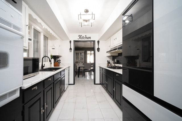 1926 Valencia Drive, Rockford, IL 61108