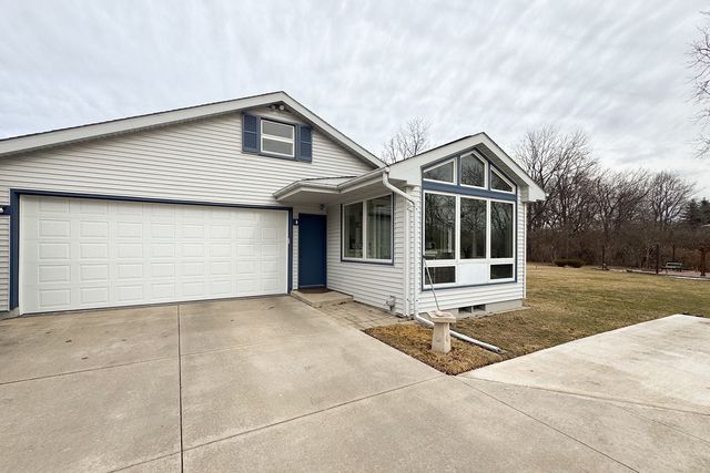 1926 Valencia Drive, Rockford, IL 61108