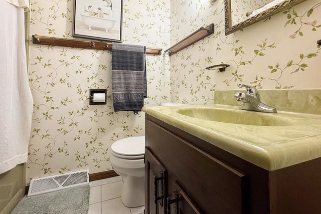 1926 Valencia Drive, Rockford, IL 61108