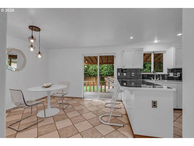 6936 Sw 188TH Ave, Beaverton, OR 97007
