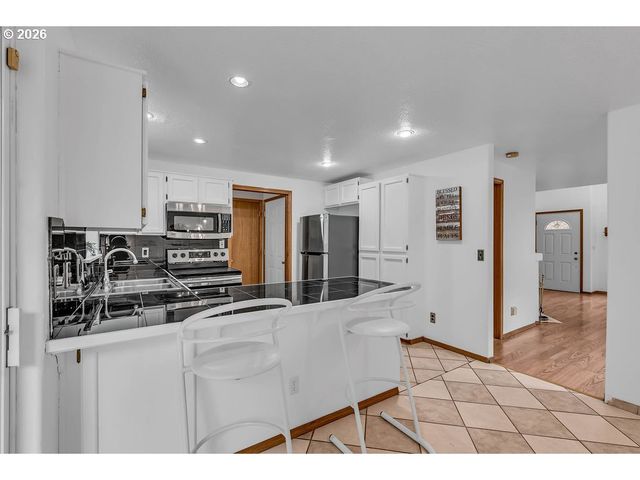 6936 Sw 188TH Ave, Beaverton, OR 97007