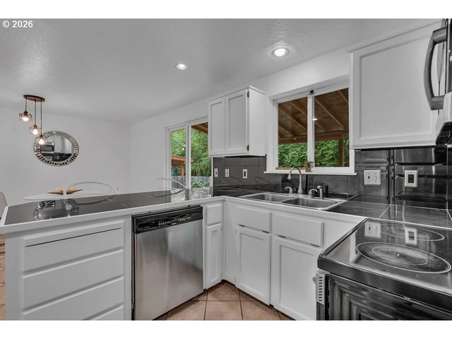 6936 Sw 188TH Ave, Beaverton, OR 97007