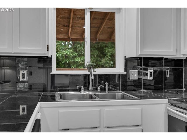 6936 Sw 188TH Ave, Beaverton, OR 97007