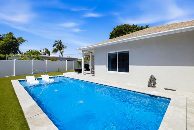 398 NE 23rd Street, Boca Raton, FL 33431
