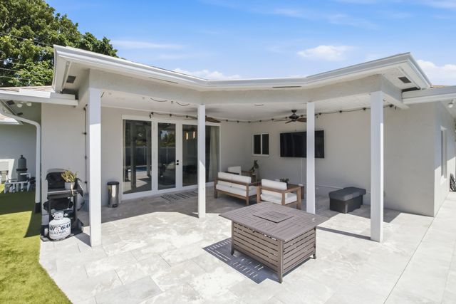 398 NE 23rd Street, Boca Raton, FL 33431