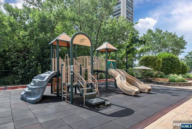 1512 Palisade Avenue 20AR-PH, Fort Lee, NJ 07024