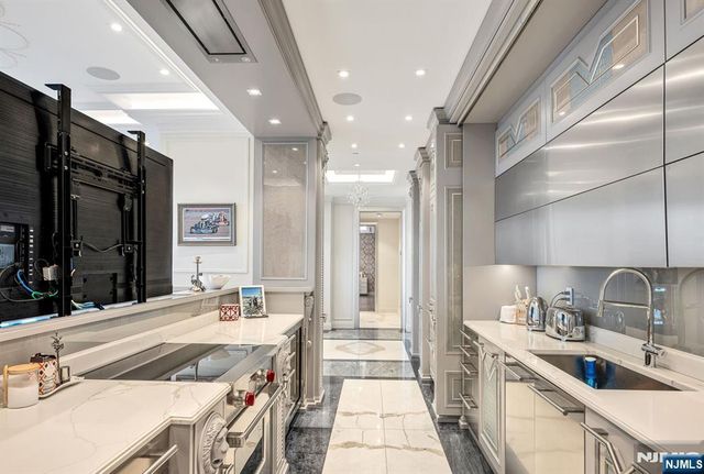 1512 Palisade Avenue 20AR-PH, Fort Lee, NJ 07024