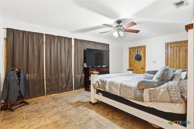 340 Rio Oak, Pipe Creek, TX 78063