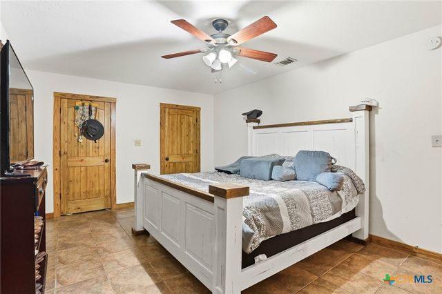 340 Rio Oak, Pipe Creek, TX 78063