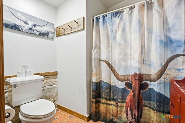 340 Rio Oak, Pipe Creek, TX 78063