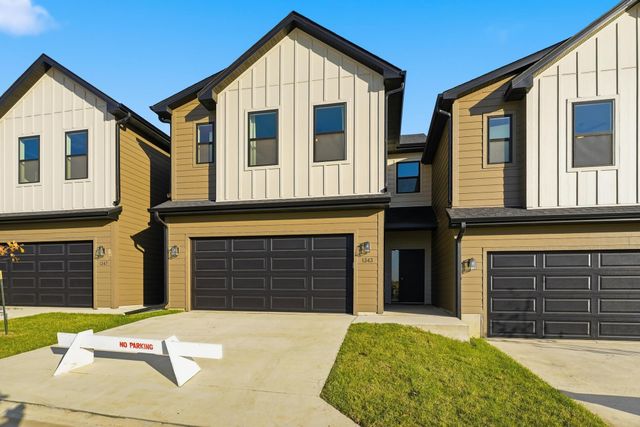 1343 Meadow Rose Place, Waukee, IA 50263