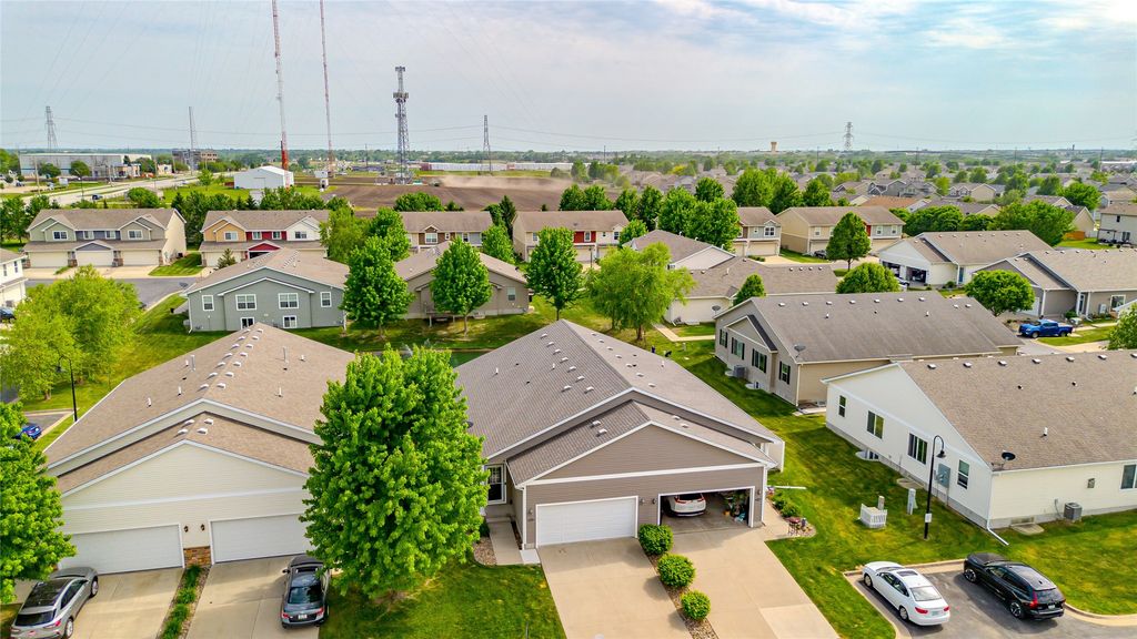 5882 Marble Circle, Johnston, IA 50131