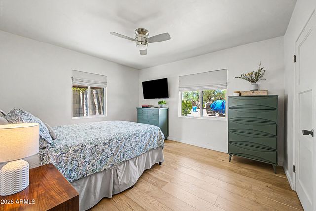 321 E WHITTON Avenue, Phoenix, AZ 85012