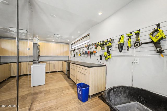 321 E WHITTON Avenue, Phoenix, AZ 85012