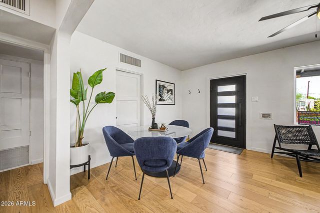 321 E WHITTON Avenue, Phoenix, AZ 85012