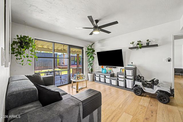 321 E WHITTON Avenue, Phoenix, AZ 85012