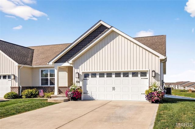 820 Applewood Creek Drive, Fairview Heights, IL 62208
