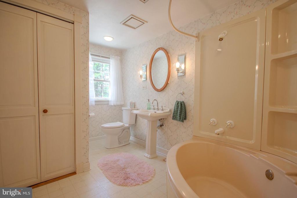 Image 17 of property listing at 201 MEADOW LN, Pocomoke City, MD 21851